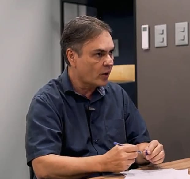 Cássio Cunha Lima  testa positivo para Covid-19; ex-senador diz que está com apenas sintomas leves