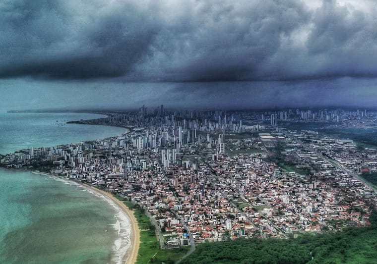 Defesa Civil Nacional alerta para previsão de chuvas intensas em quatro estados do Nordeste, incluindo a região litorânea da Paraíba