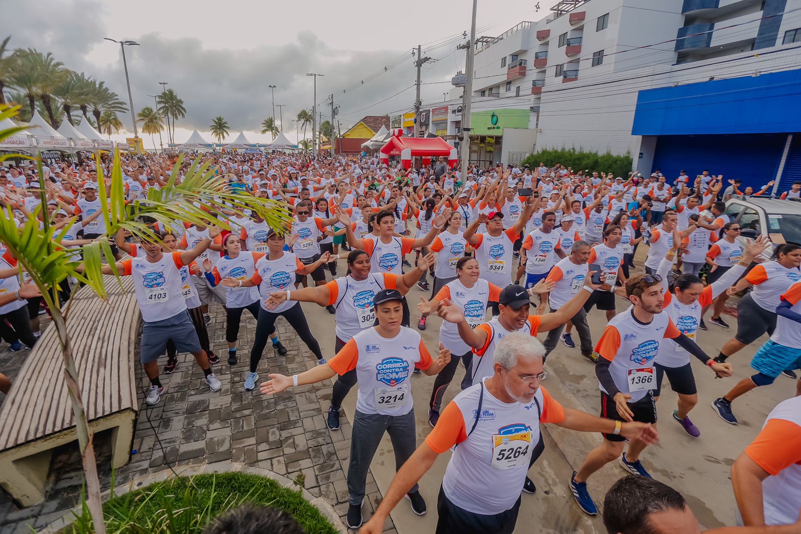 Cícero Lucena participa da Corrida "Contra a Fome", realizada com apoio da Prefeitura de João Pessoa