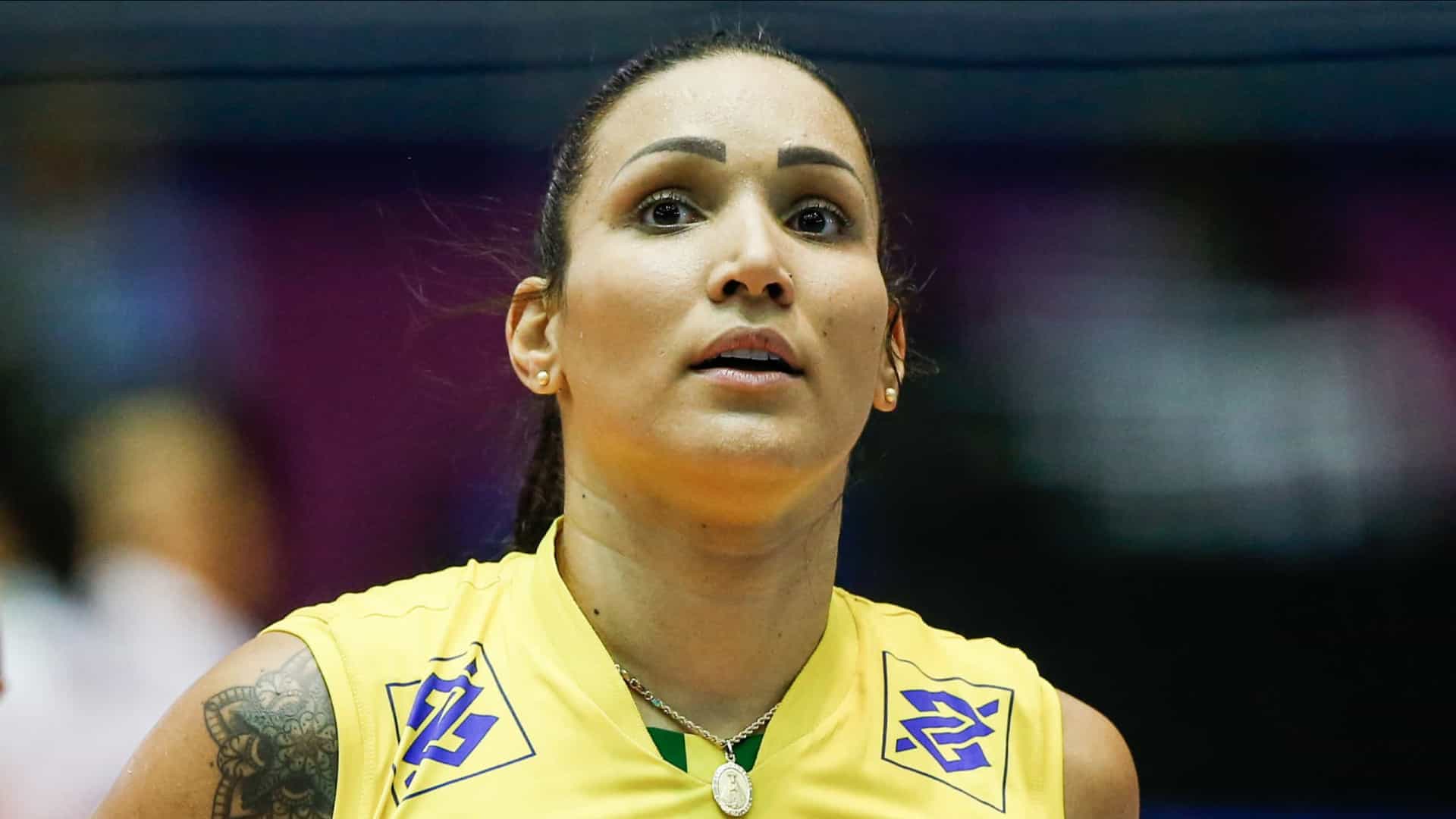 Jogadora Tandara da seleção feminina de vôlei é suspensa por 4 anos acusada pelo uso de doping