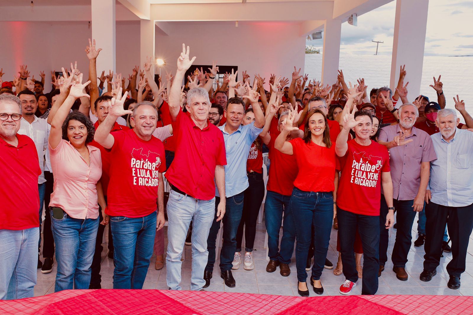 Diálogo com a Paraíba: pré-candidato ao governo da Paraíba, Veneziano Vital participa de encontro com lideranças do MDB e PT em Monteiro