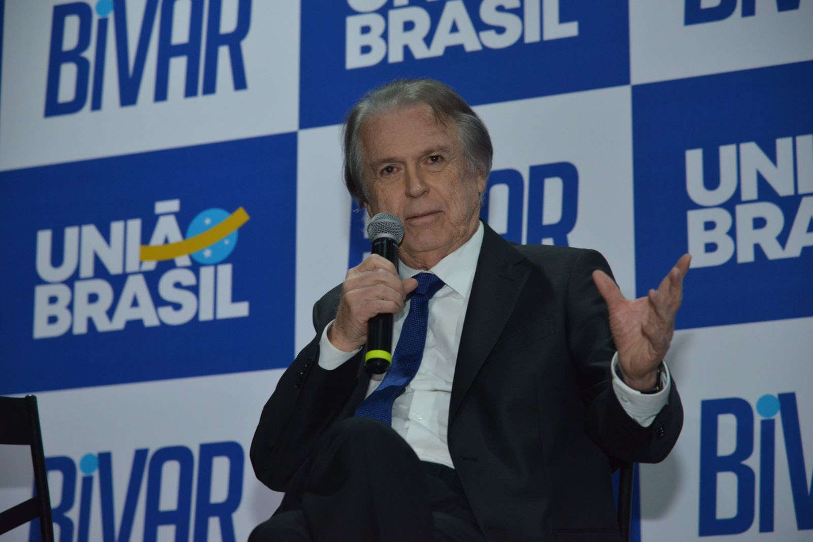 Pré-candidato à presidência da República, Bivar sinaliza chapa puro-sangue, defende imposto único e critica PT e Bolsonaro