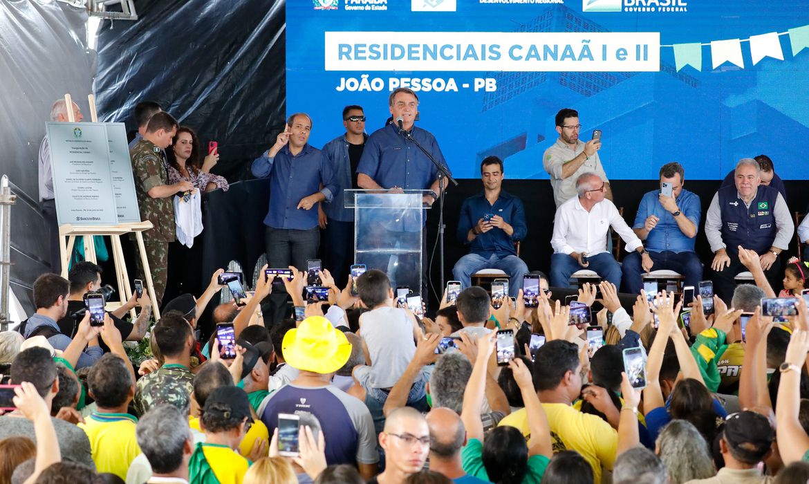 Presidente Bolsonaro anuncia em João Pessoa que o seu governo por elevar o valor do Auxílio Brasil para R$ 600