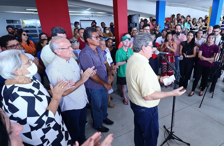 Deputado Branco participa com o governador João da inauguração de escola Professora Margarida Remígio Loureiro no município de Emas