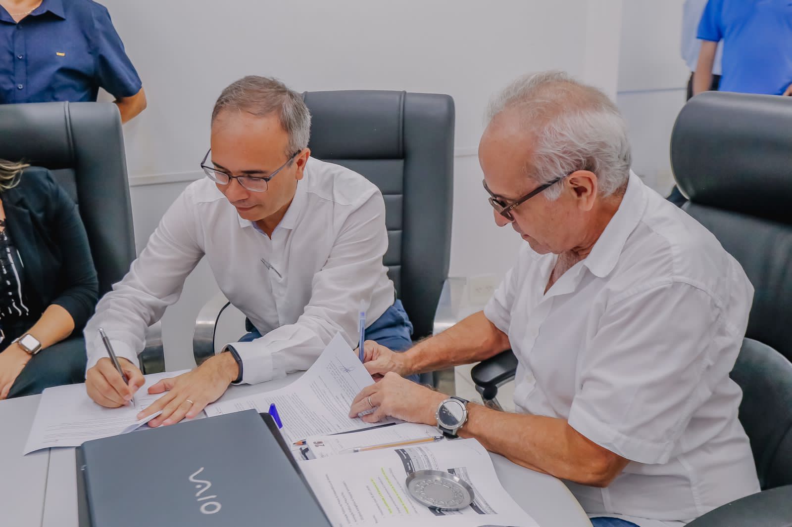 Mais claridade e segurança, Prefeitura de João Pessoa firma convênio com a Energisa para troca de lâmpadas convencionais por luzes de LED em três importantes praças da Capital