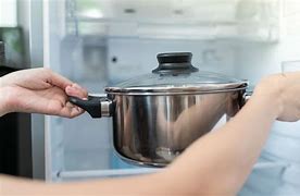 Leia e descubra por que você não deve guardar panelas com comida dentro da geladeira