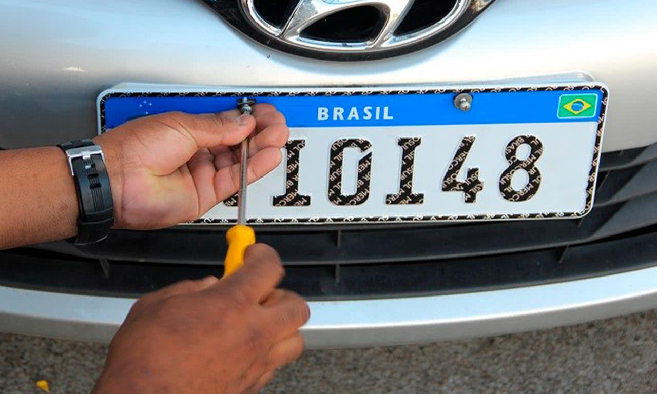 Termina nesta sexta-feira prazo para parcelamento em três vezes do emplacamento dos veículos com placa terminada em com final 6