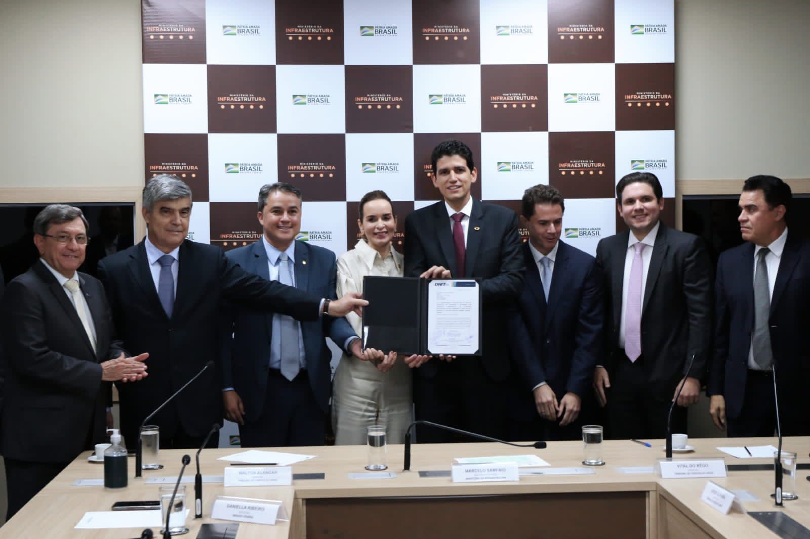 Senadora Daniela comemora assinatura da ordem de serviços para o início da duplicação da BR 230, trecho Campina Grande até a Farinha