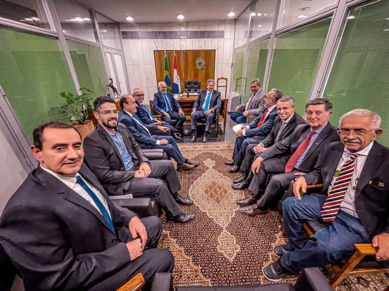 Prefeito Cícero participa de reunião com o presidente Arthur Lira para discutir PEC que assegura subsídio federal para  passagem de idosos nos transportes urbanos