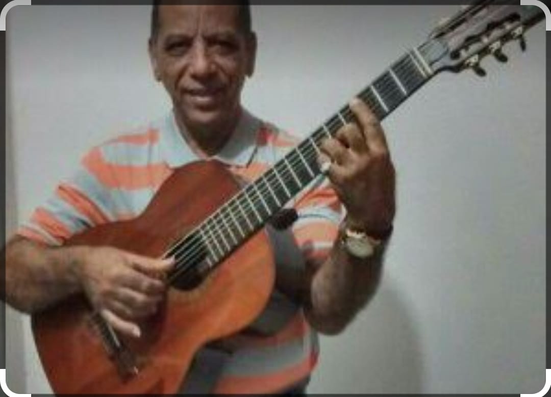 Violonista Israel Sete Cordas e sua guitarra havaiana é a atração deste fim de semana no Sabadinho Bom em João Pessoa