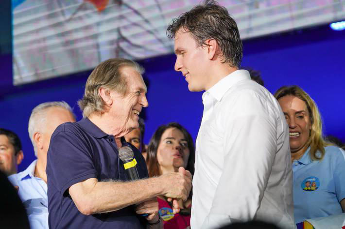 Sem apoio a Lula, Luciano Bivar desiste de concorrer ao Planalto e tentará Câmara; União Brasil lança Soraya Thornicke