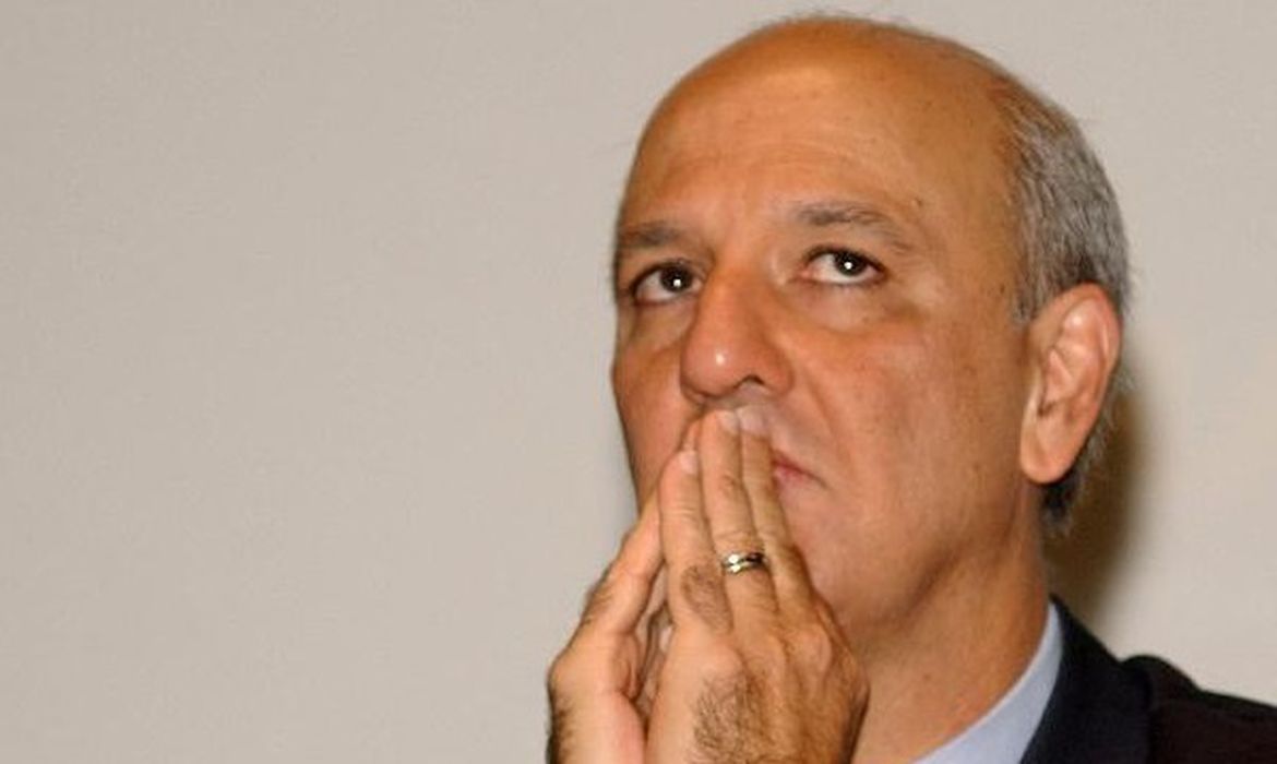 Em decisão unânime, TSE barra candidatura a deputado federal do ex-governador Arruda, condenado pelo crime de improbidade administrativa