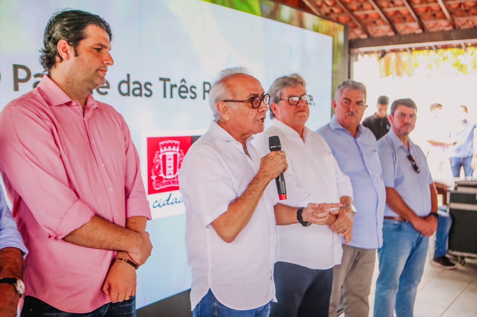 Ciclovia e pista de caminhada: Cícero Lucena autoriza construção do Parque das Três Ruas, nos Bancários
