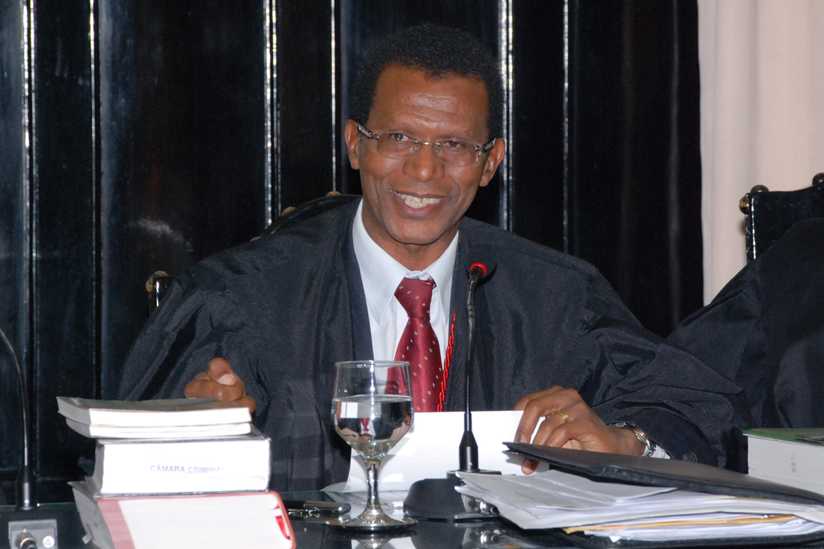 Presidente  da AL-PB, Adriano Galdino apresenta voto de aplauso a desembargadores do Tribunal de Justiça da Paraíba