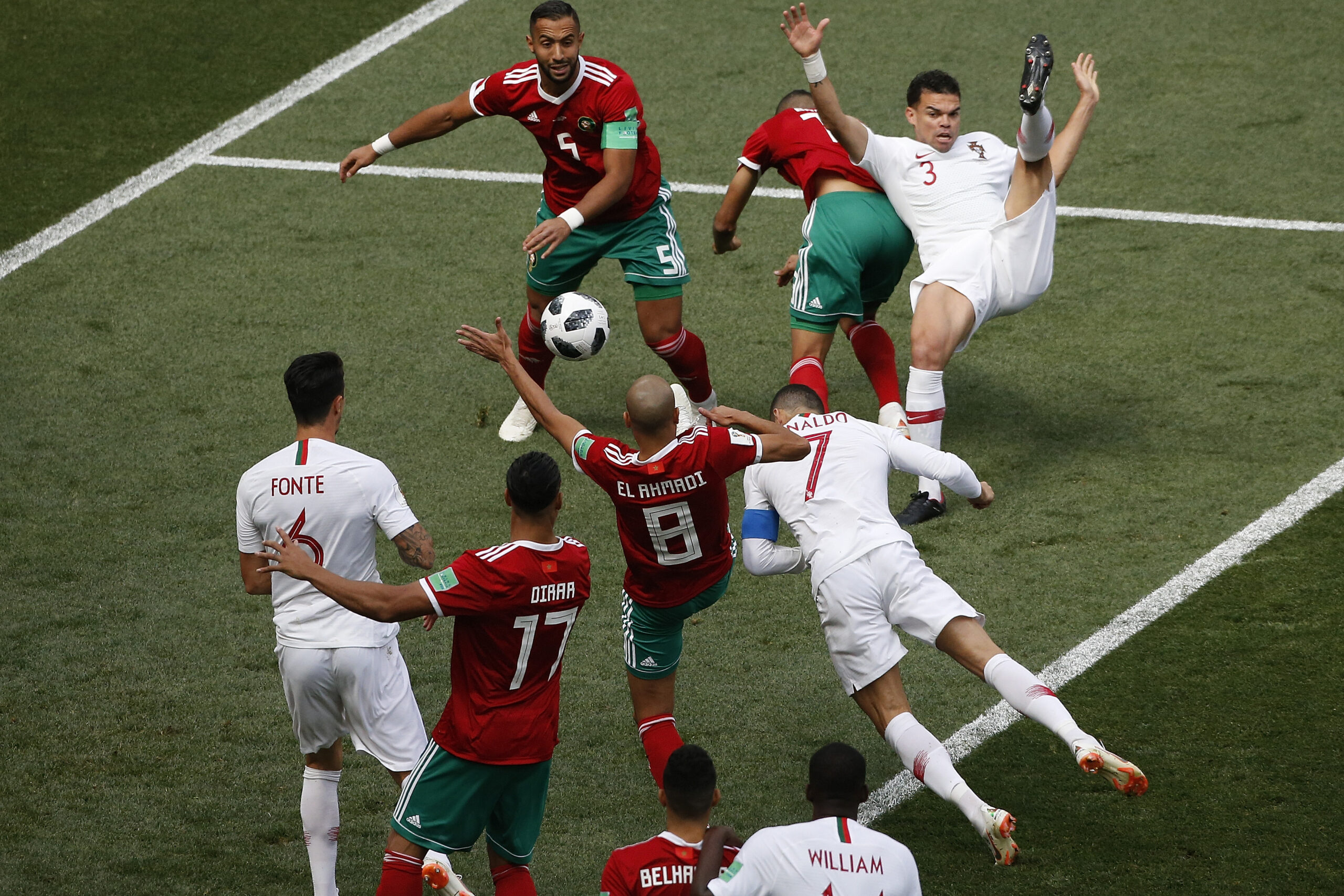 Futbol, Portugal vs Marruecos
Copa Mundial de Rusia 2018
El jugador de Portugal Cristiano Ronaldo, marca su gol contra Marruecos durante el partido del grupo B jugado en el estadio Luzhniki de Moscú
20/06/2018
Andres Piña/Photosport  Football, Portugal vs Marruecos
World Cup Russia 2018
Portugal's  player Cristiano Ronaldo , scores his goal against Marruecos during the group B football match held at Luzhniki stadium in Moscow, Russia.
20/06/2018
Andres Piña/Photosport