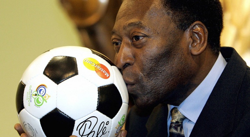 Morre Pelé, o Rei e também o maior jogador de futebol do mundo