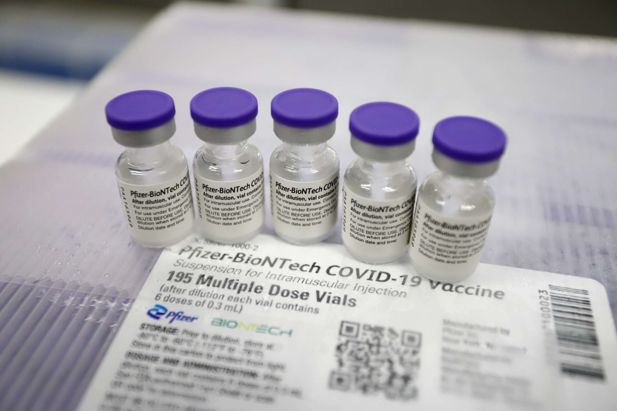 Brasil recebe primeiro lote de vacinas bivalentes da Pfizer contra Covid-19