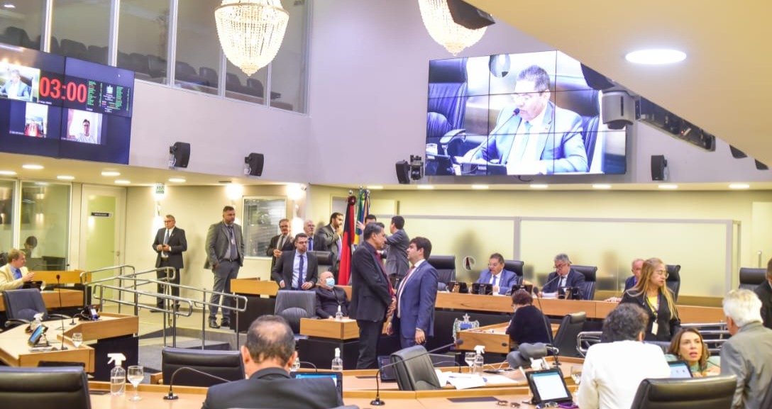 Assembleia Legislava da Paraíba aprova contas de Ricardo Coutinho e João Azevêdo e LOA 2023