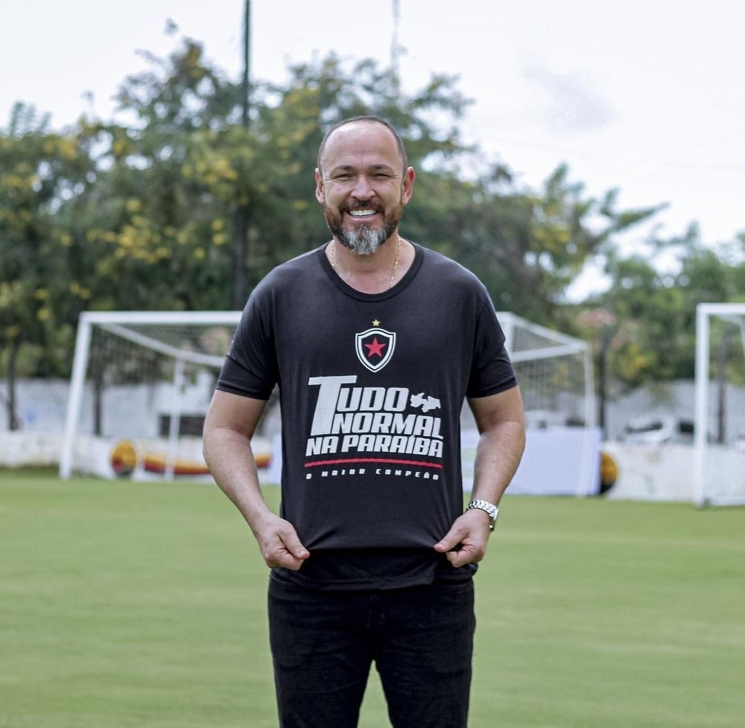 Moisés Egert não é mais o treinador do Botafogo-PB; Roberto Fernandes deve ser comandante do Belo
