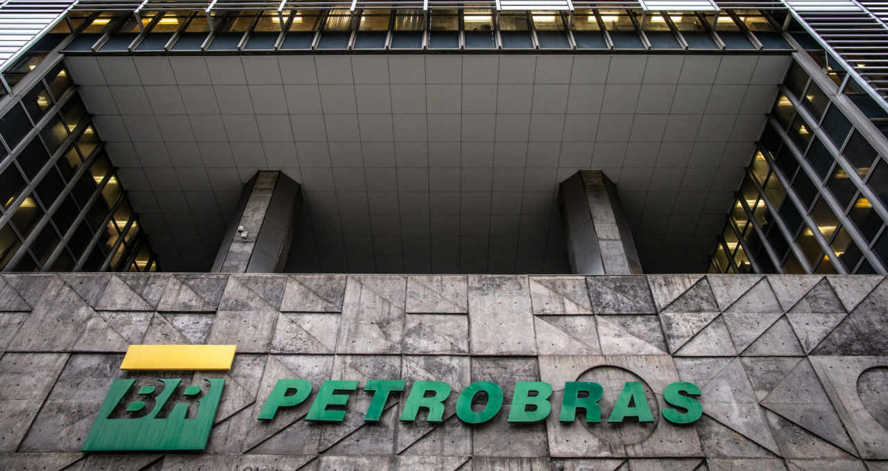 Sem paridade com o dólar: Entenda o que muda na política de preços dos combustíveis anunciada pela Petrobras