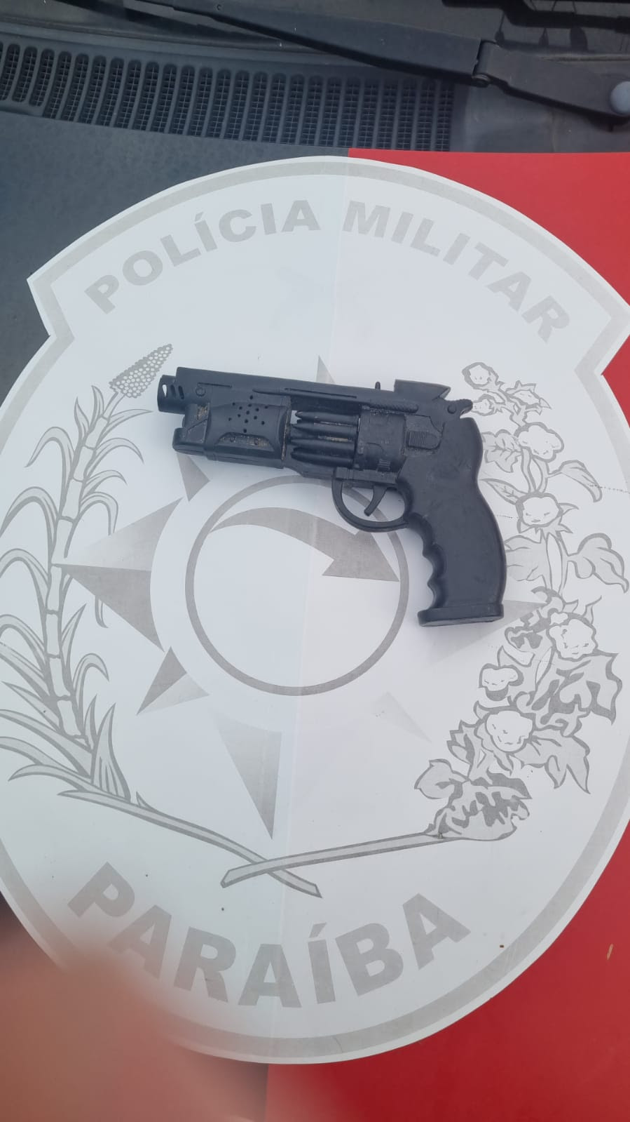 Policiais Militares do 1º BPM prendem suspeitos de tomar celulares de mulheres por assalto em João Pessoa