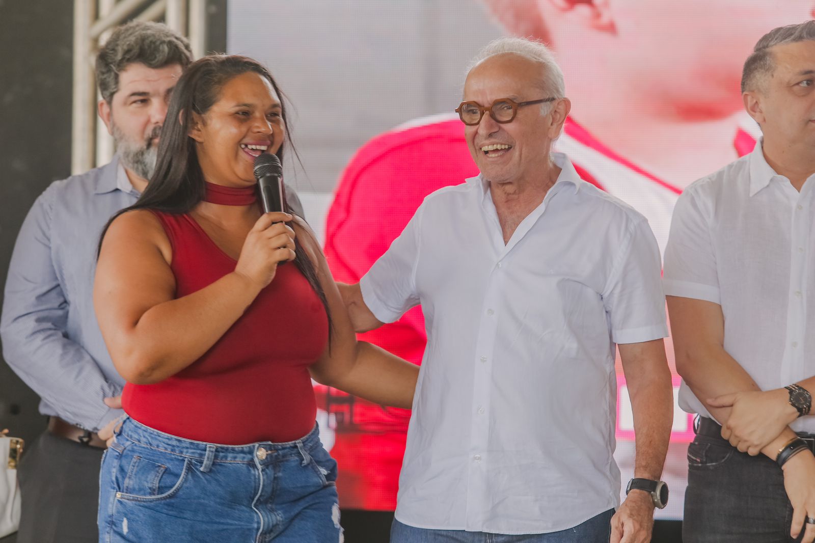 Prefeito Cícero Lucena participa do sorteio de apartamentos para 160 famílias do Residencial Vista Alegre I