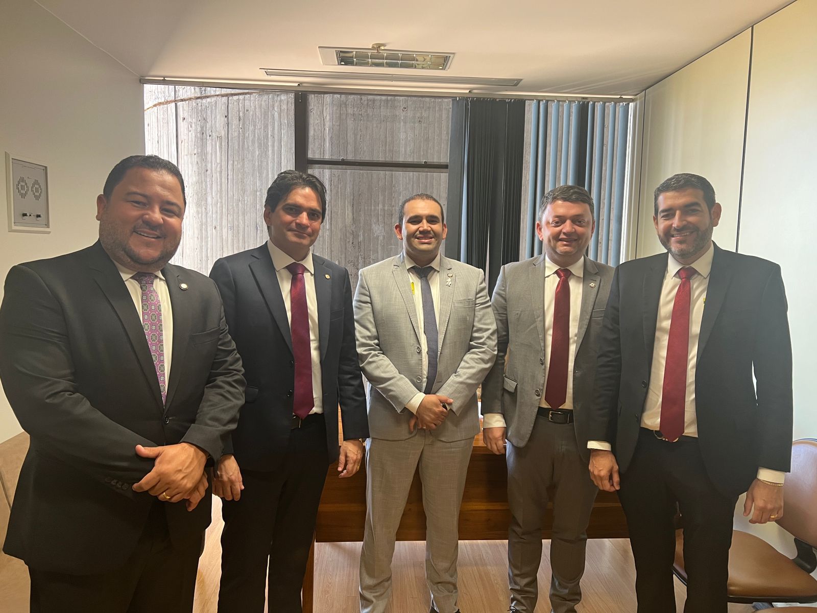 1º mandato: Deputado Murilo Galdino recebe prefeitos paraibanos e representantes do Governo do Estado em Brasília