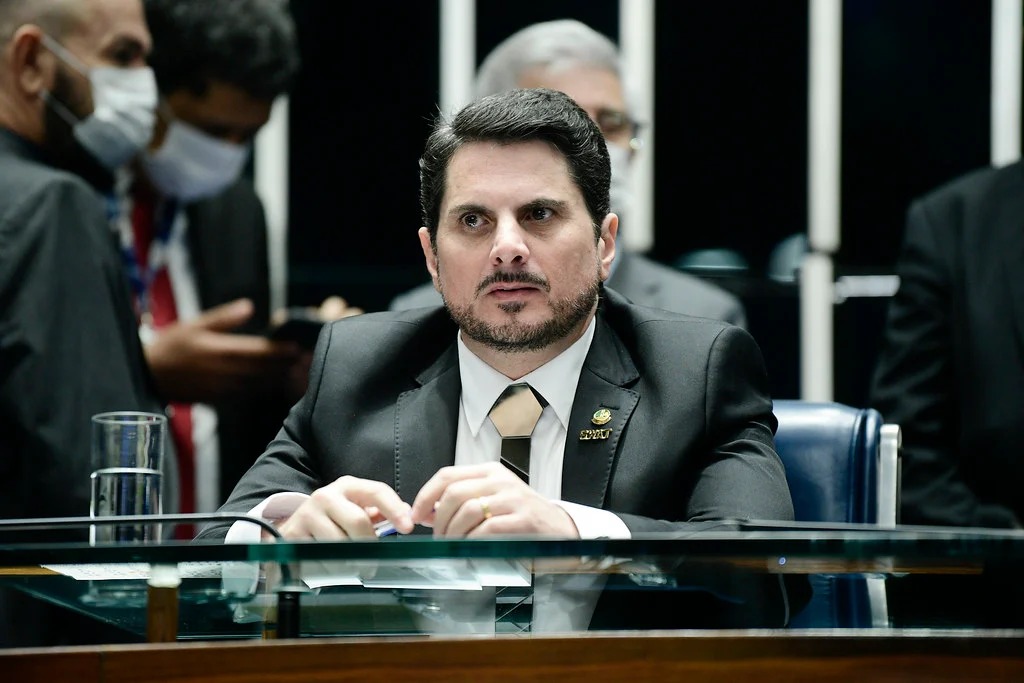 Proposta golpista: Senador Marcos do Val desiste de renunciar e muda versão sobre Bolsonaro