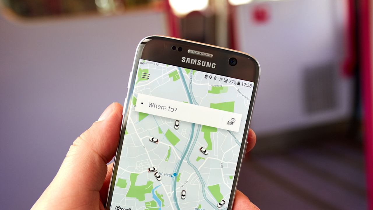 Com celulares e bolsas liderando; Uber lista itens mais esquecidos por passageiros durante viagens no Carnaval