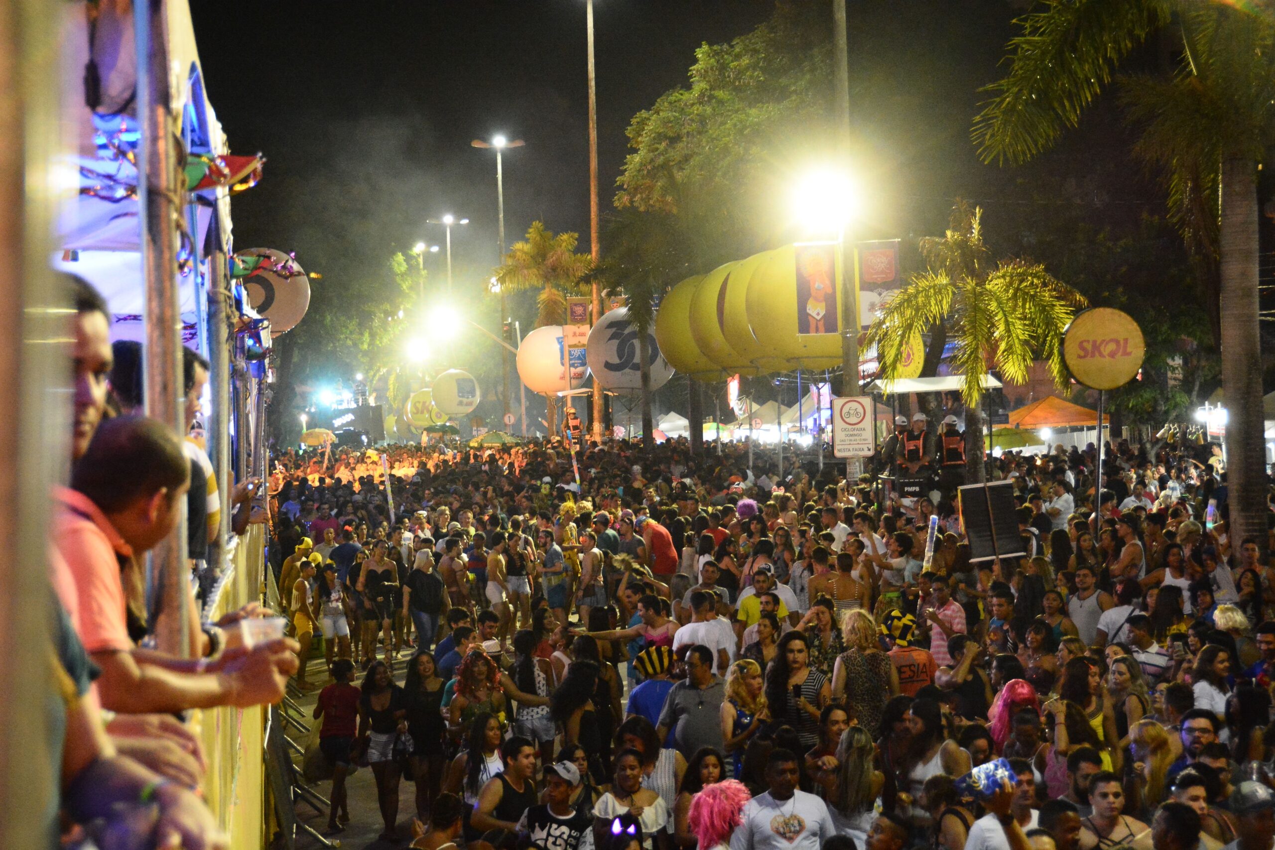 Alegria e irreverência: Bloco Virgens de Tambaú desfilam neste domingo na avenida Epitácio com oito trios elétricos
