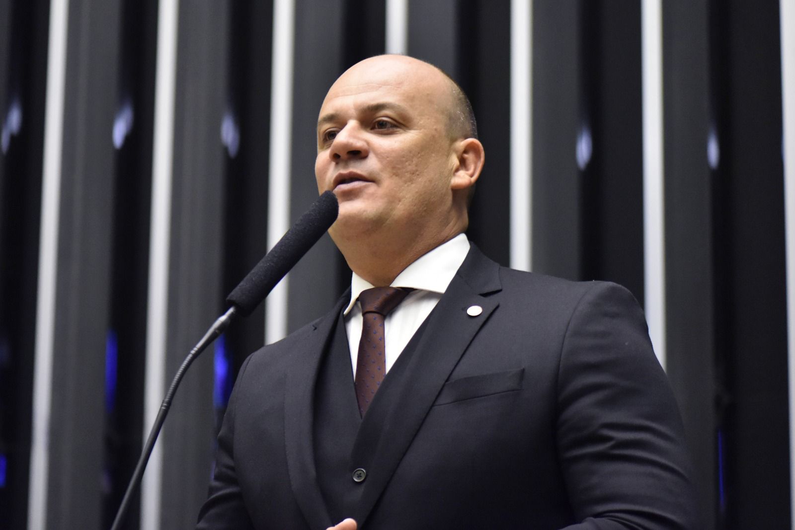 Vice-líder da oposição, deputado Cabo Gilberto assina pedido de impeachment contra o presidente Lula