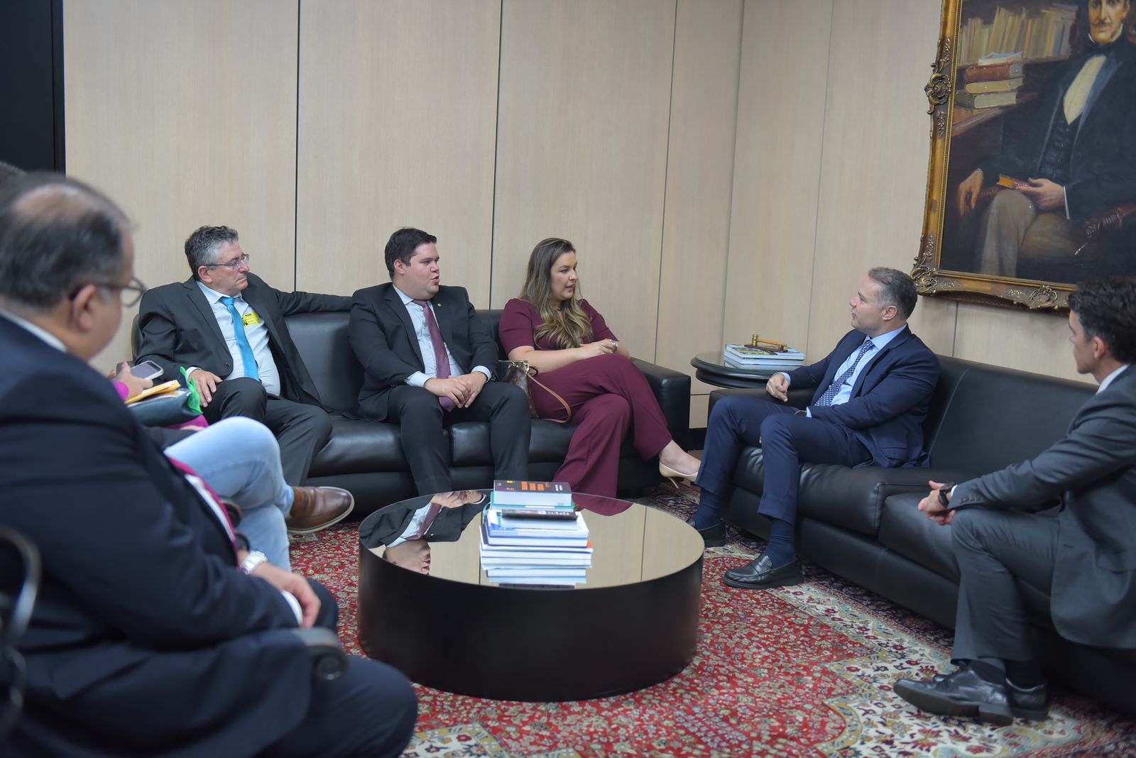 Na Capital Federal: Deputada Camila discute pautas da Paraíba com o ministro dos Transportes, Renan Filho, e pede conclusão da obra na BR-230