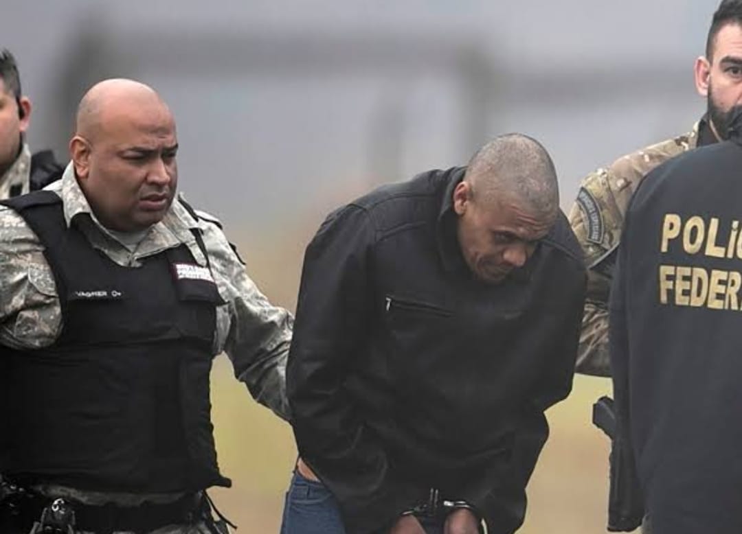 Facada em Bolsonaro: PF fez buscas contra advogados de Adélio Bispo em investigação de possível ligação com PCC