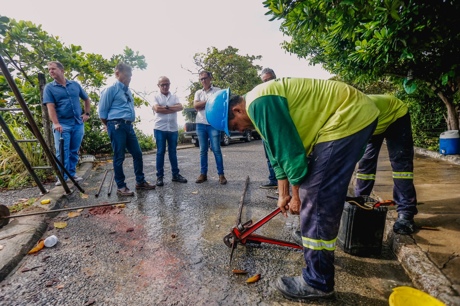 Prefeito Cícero acompanha fase dos estudos para obras de estabilização da barreira do Cabo Branco em João Pessoa