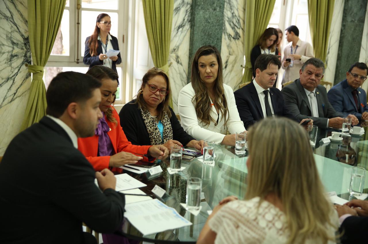 Deputada paraibana Camila Toscano assume a presidência nacional da Comissão da Mulher na Unale