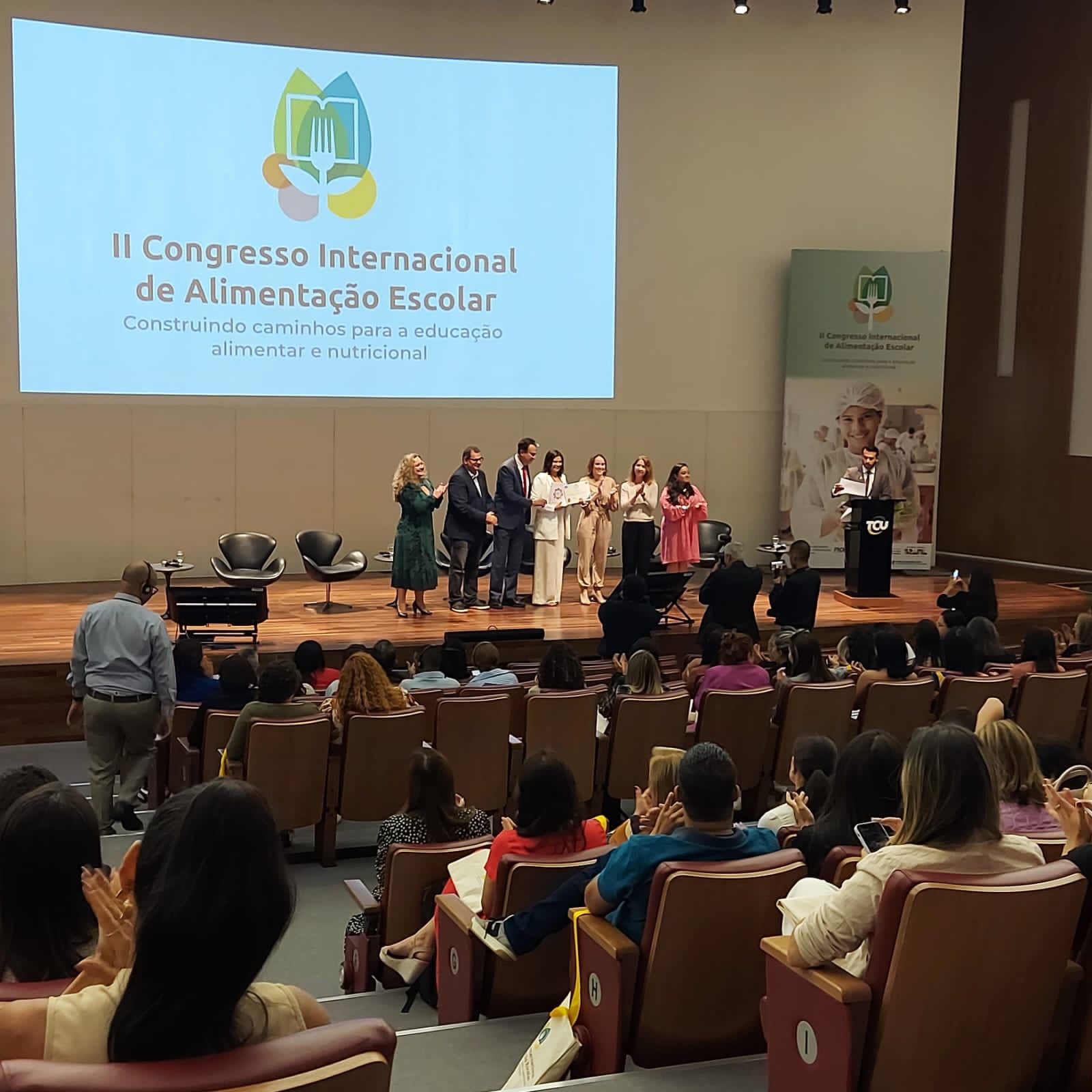 Escola Municipal Padre Galvão de Pocinhos é premiada durante Congresso Internacional de Alimentação Escolar