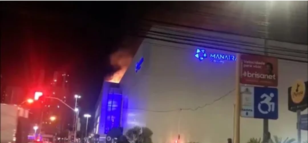Sob controle: Incêndio atinge restaurante na praça da alimentação do Manaíra Shopping em João Pessoa