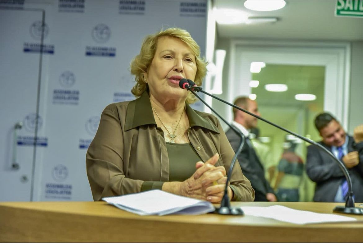 Lei de Francisca Motta define que Escolas Estaduais da Paraíba poderão utilizar redes sociais para ampliar comunicação e segurança