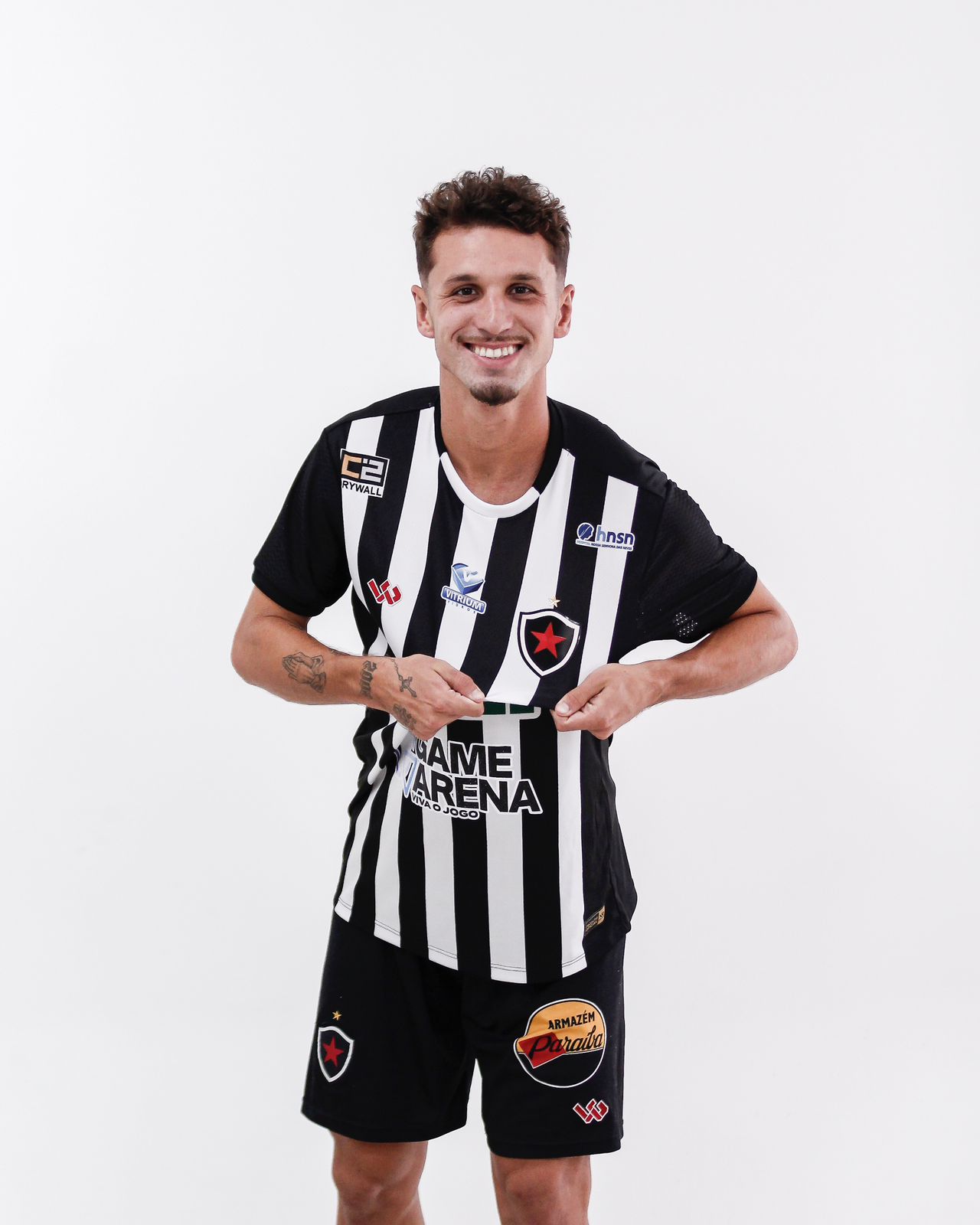 Botafogo oficializa contratação do do meia-atacante Juan Xavier junto ao Sport Recife