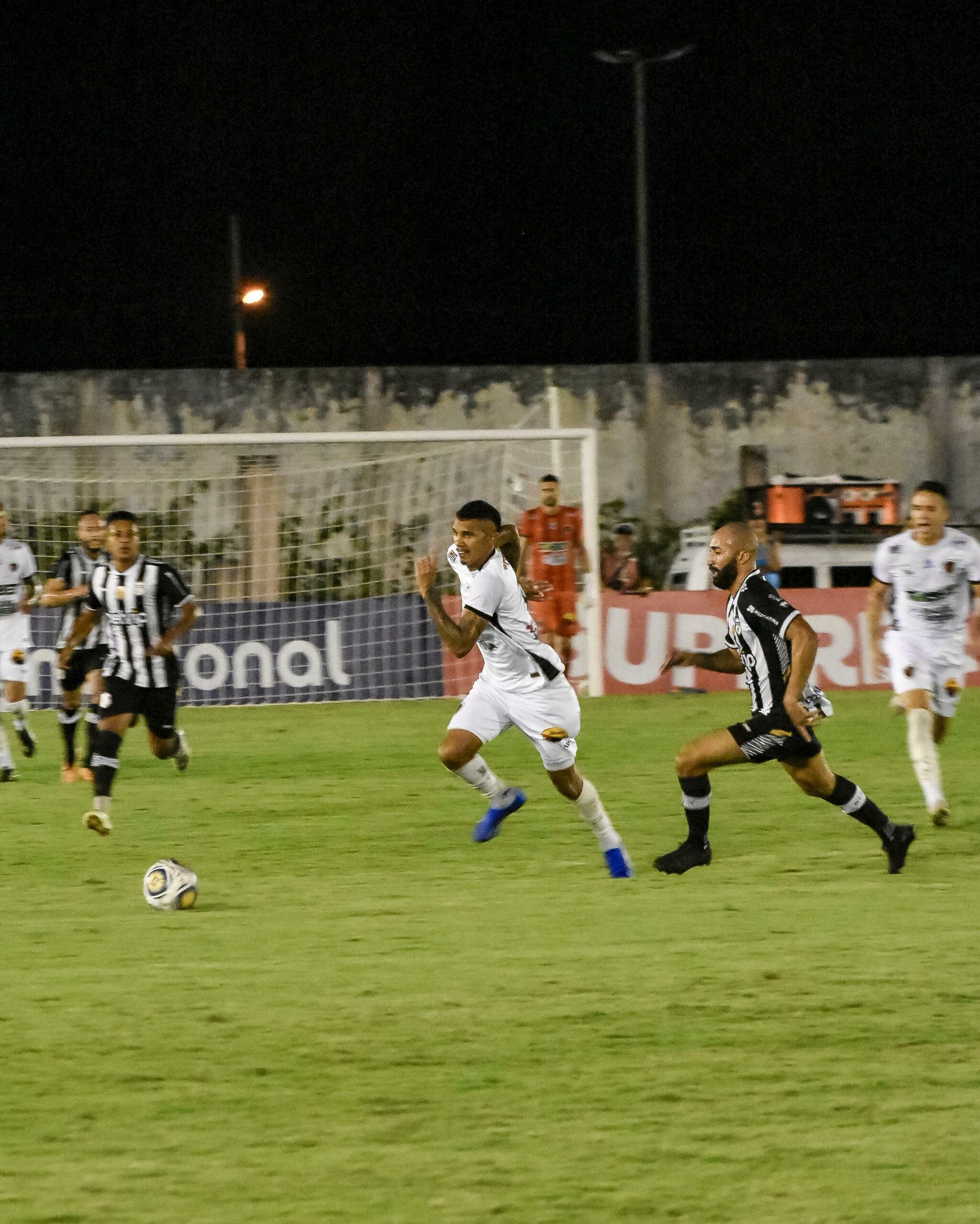 O Botafogo segue sem vencer e fica só no empate, sem gol, contra o Treze pela Copa do Nordeste