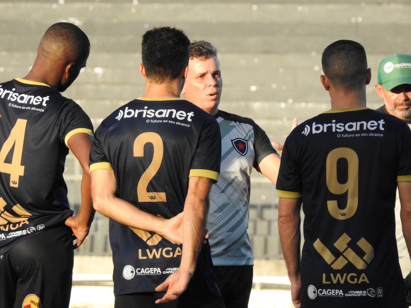 Botafogo embarca na madrugada desta sexta-feira para enfrentar o Floresta (CE) na estreia da série C domingo em Fortaleza