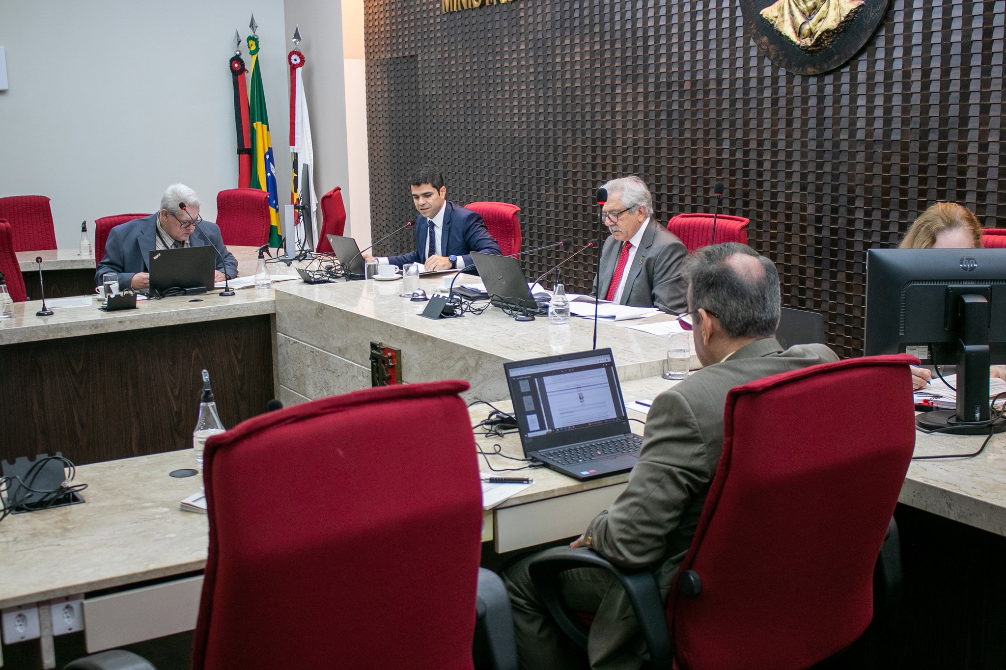 Irregularidades: Câmara do TCE dá prazo de 120 dias para rescisão de contratos de MEIs feitos pela Prefeitura de Patos