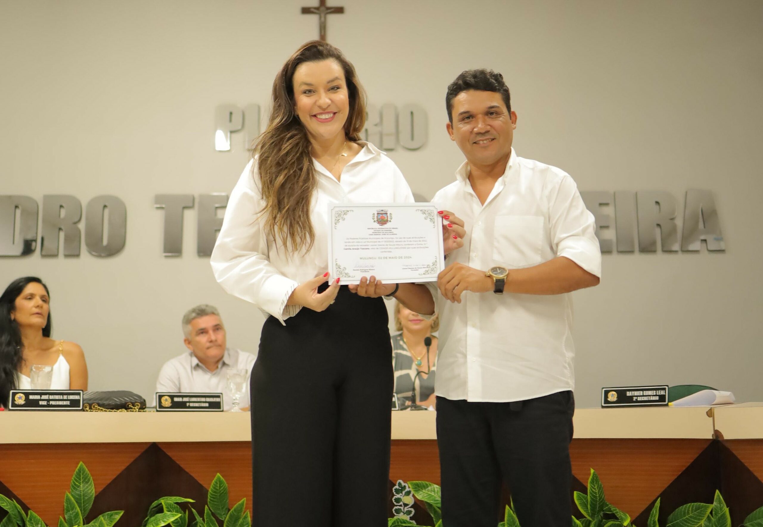 Trabalho reconhecido: Deputada Camila recebe o título de 'Cidadã Mulunguense'