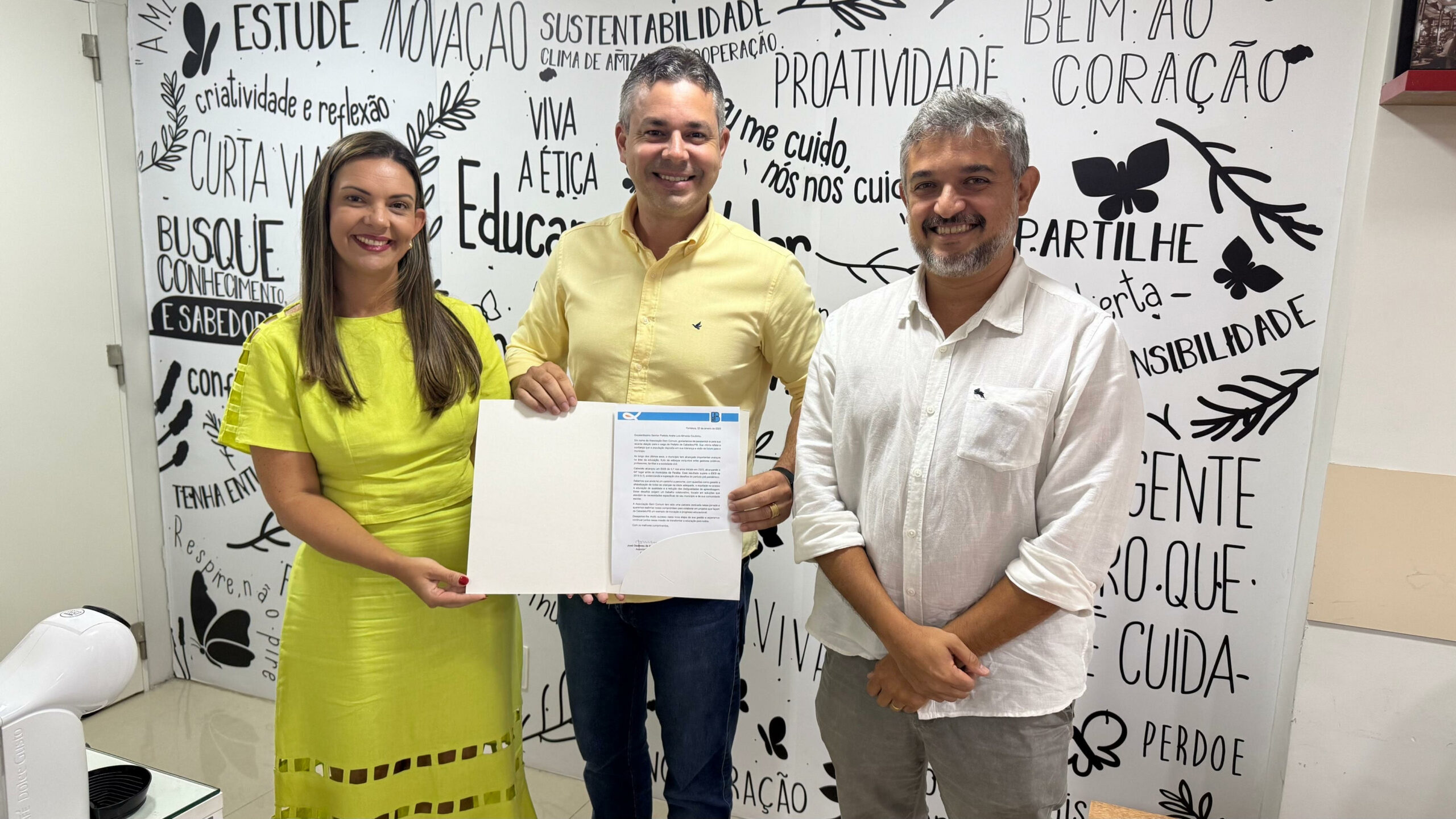 Gestão pública inovadora: André Coutinho renova parceria com o Programa "Educar pra Valer" para fortalecer a Educação Municipal de Cabedelo