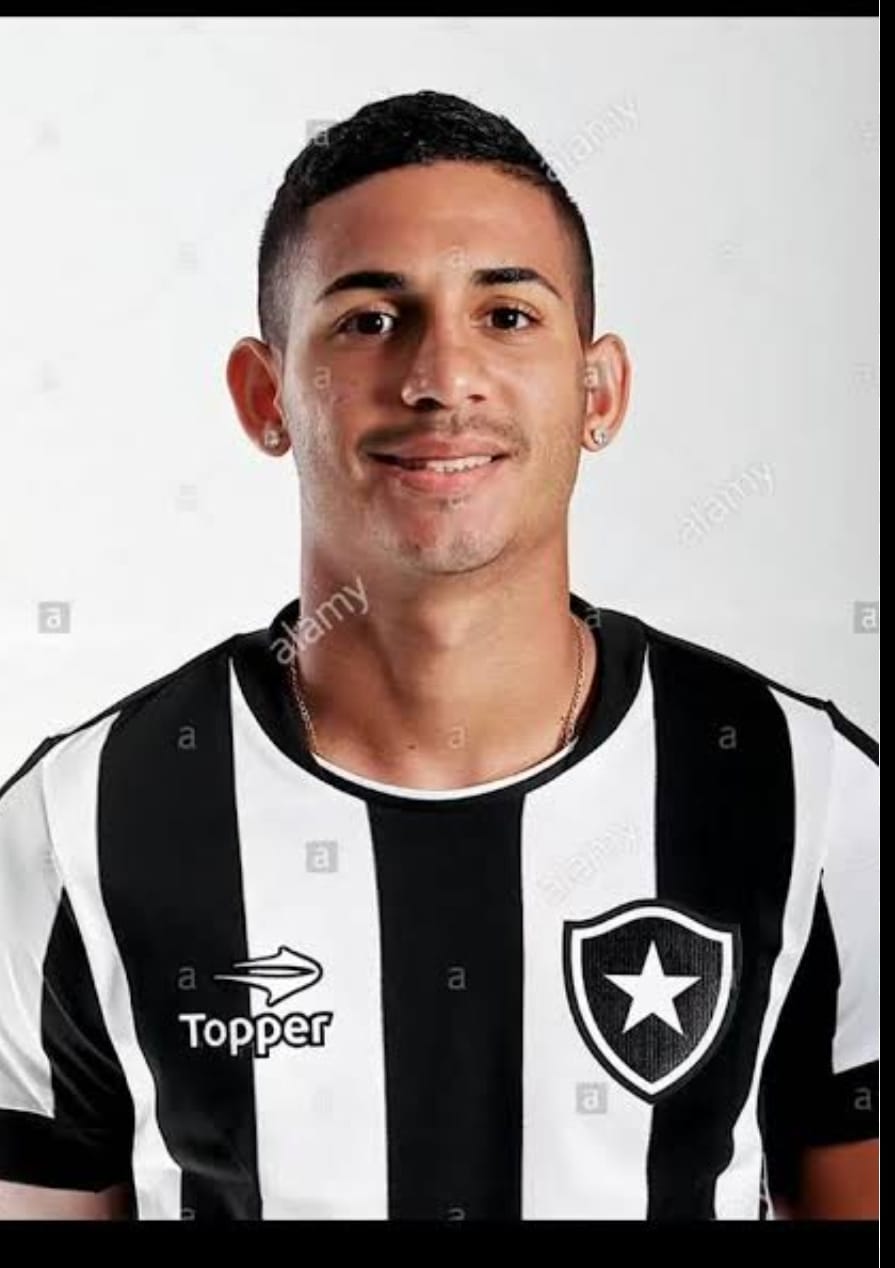Formado na base do Botafogo RJ, Diego Ferreira é o novo lateral-direito do Botafogo PB