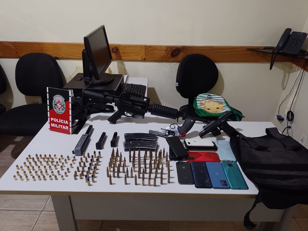 Operação da Polícia Militar da Paraíba prende integrantes de facção criminosa e apreende arsenal do grupo no no distrito de Mata Redonda em Alhandra