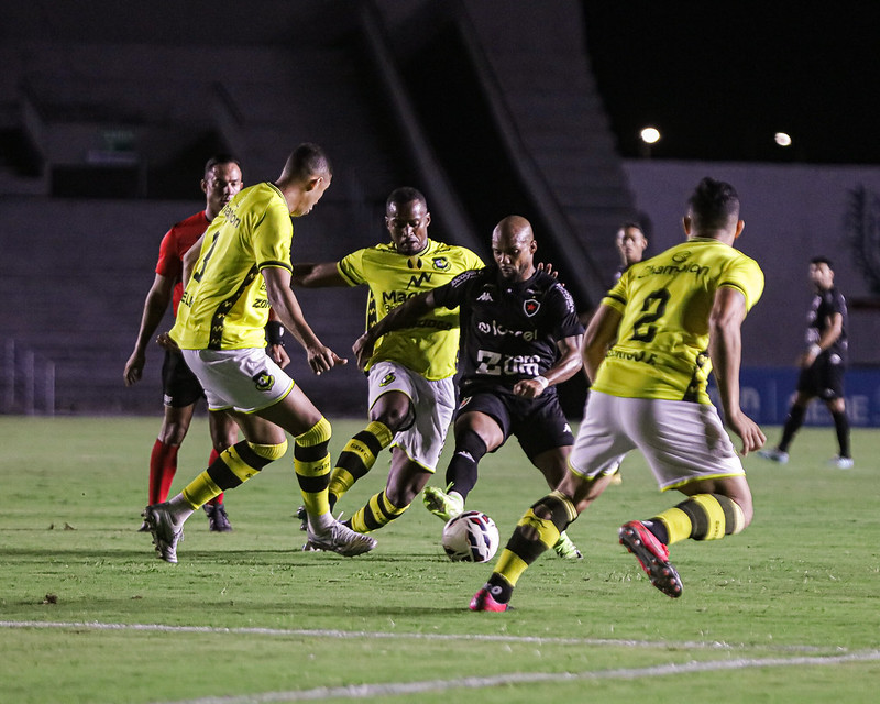 Botafogo só empata com o São Bernardo no Almeidão e segue na zona de rebaixamento da série C