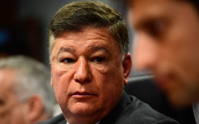 Lula, Davi Alcolumbre e Hugo Motta derrotados: oposição não aceita Omar Oziz e elege senador Carlos Viana (Podemos) para presidir a CPMI do INSS