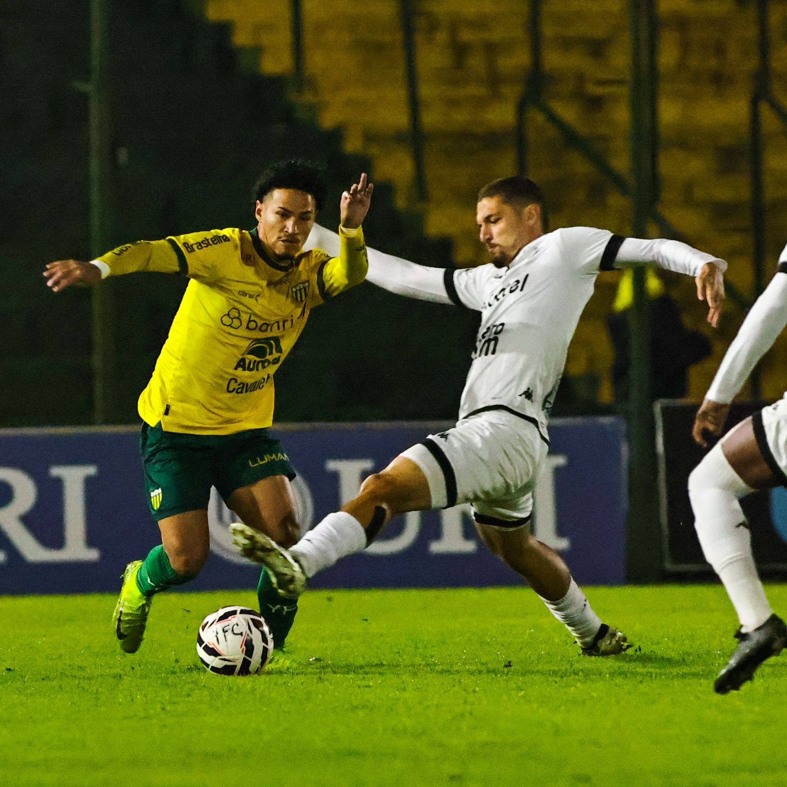 Botafogo empata com o Ypiranga em Erechim, ocupa a 14ª posição, mas ainda corre risco de rebaixamento à série D