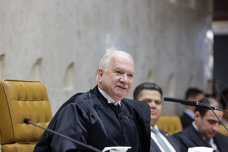 Ministro Edson Fachin é empossado como novo presidente do Supremo Tribunal Federal prometendo racionalidade, diálogo e discernimento nas relações com os Poderes